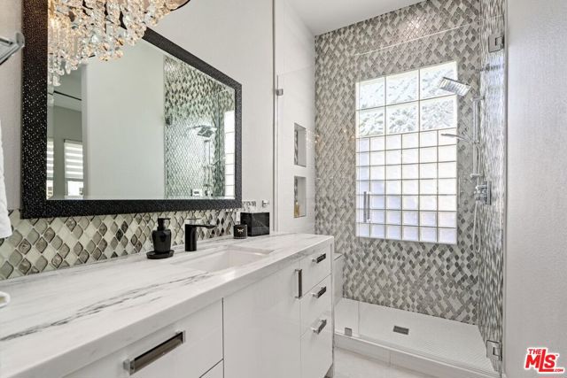 Image 20 of 43 For 580 Elk Clover Circle