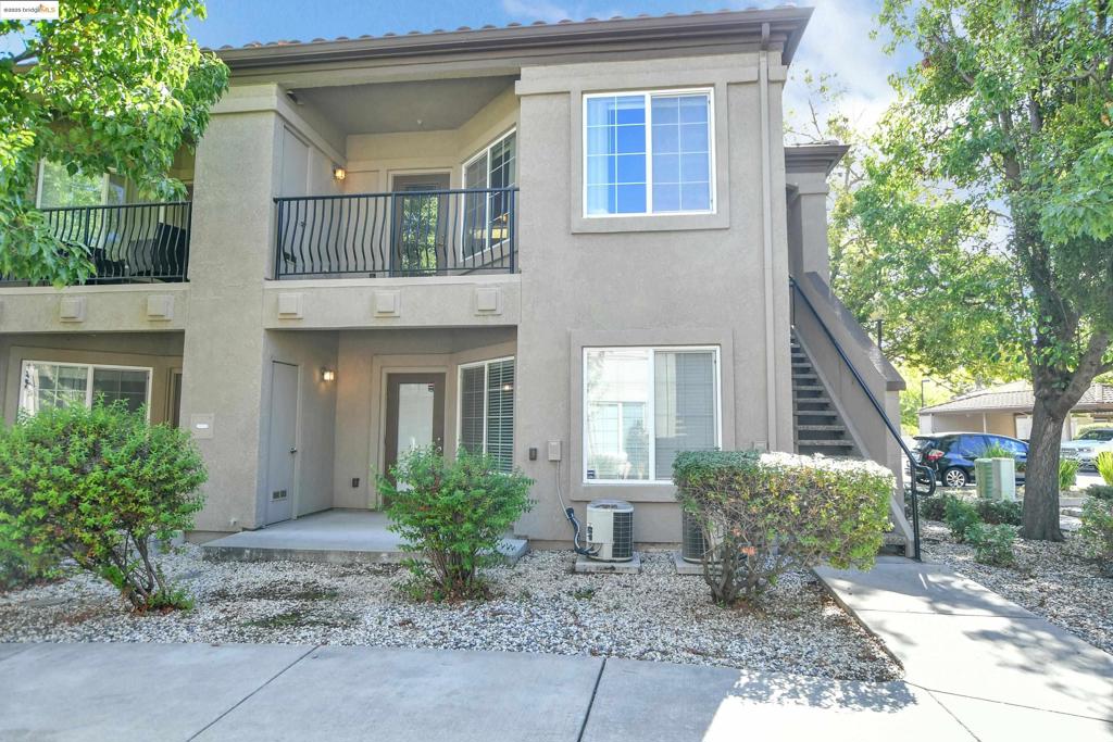 4200 E Commerce Way #2523