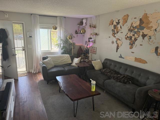 4666 HOME, San Diego CA: https://media.crmls.org/mediaz/f3a1519e-9a68-4178-889f-16617f1a2dd4.jpg