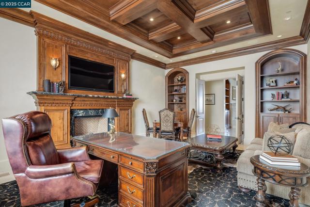 940 Eagle Ridge Dr, Danville CA: https://media.crmls.org/mediaz/f3a260f5-7196-4d0f-acef-c703cf0b4acb.jpg