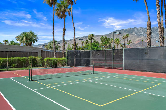 1391 Sunflower Circle S, Palm Springs, CA 92262