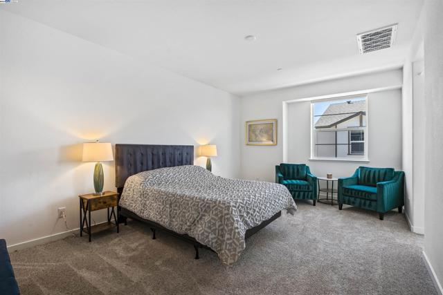 3062 Beaded Mist Walk, Sacramento CA: https://media.crmls.org/mediaz/f3a340ed-b541-4bd9-a90d-751b30a06e84.jpg