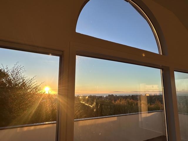 623 High Street, Santa Cruz CA: https://media.crmls.org/mediaz/f3a38b72-97bb-418f-add6-220c350871e9.jpg