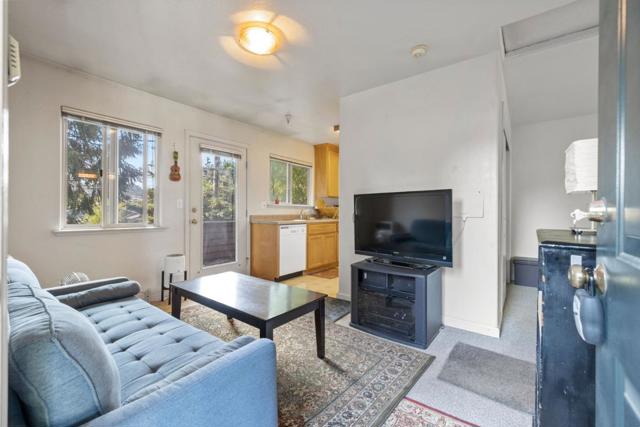 33 Edgewood Way, Santa Cruz CA: https://media.crmls.org/mediaz/f3a3f910-93df-4b41-8a3b-46d73c73c837.jpg