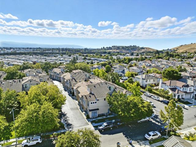 561 Manhattan Place, San Jose CA: https://media.crmls.org/mediaz/f3a3ff35-1259-4714-a4ba-606e5b1d1676.jpg