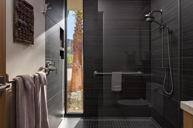 71270 Oasis Trail, Palm Desert CA: https://media.crmls.org/mediaz/f3a4201a-8699-42bc-9e74-d5bc8304973f.jpg