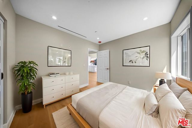 1902 Gates Avenue, Redondo Beach, California 90278, 3 Bedrooms Bedrooms, ,2 BathroomsBathrooms,Residential,Sold,Gates,25621447