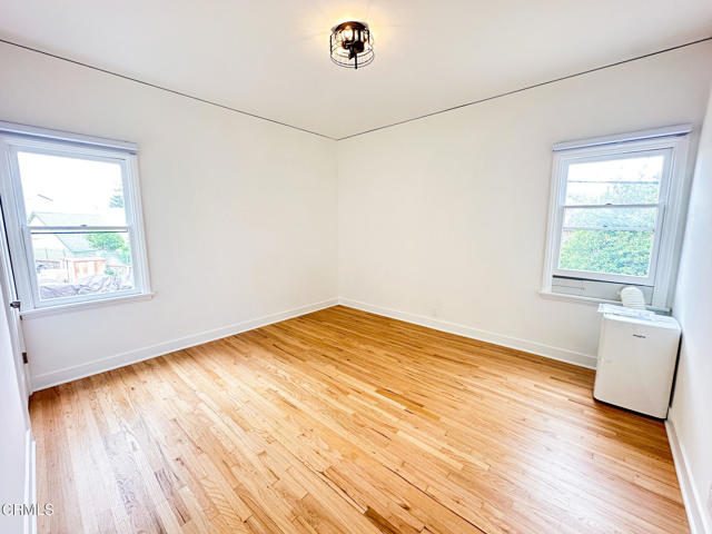 1540 E Wilson Avenue, Glendale CA: https://media.crmls.org/mediaz/f3a64805-74d4-43d3-b81b-e5ffa3dc54df.jpg