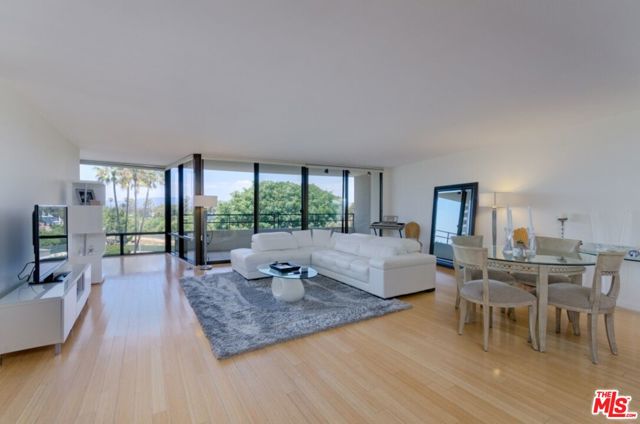 4337 Marina City Drive, Marina del Rey CA: https://media.crmls.org/mediaz/f3a68445-ebe2-4f16-8f31-d5ea6f8f1260.jpg