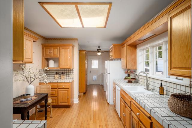 Detail Gallery Image 10 of 30 For 1138 Virginia Way, La Jolla,  CA 92037 - 2 Beds | 1/1 Baths