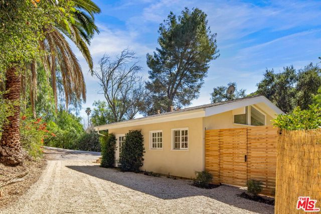 2457 Liberty Lane, Topanga CA: https://media.crmls.org/mediaz/f3a8021a-1d6b-48bc-a60a-fcb401da6e67.jpg