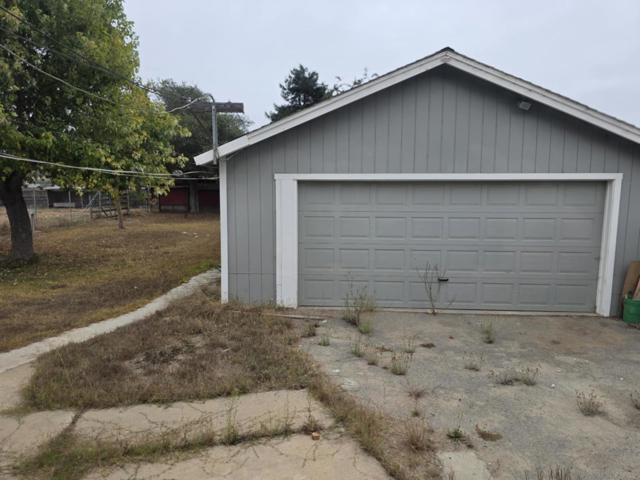 757 Middlefield Road, Salinas CA: https://media.crmls.org/mediaz/f3a82944-d27b-4704-a611-6a76a9bed9b6.jpg