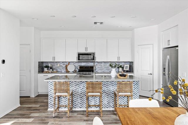 1267 Via Lucero, Oceanside CA: https://media.crmls.org/mediaz/f3a8d778-19db-4880-abb5-7baef4508968.jpg