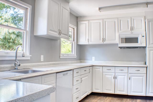 640 Circle Drive, East Palo Alto CA: https://media.crmls.org/mediaz/f3a934fa-dc85-4cd0-b63b-647ecd4f85b0.jpg