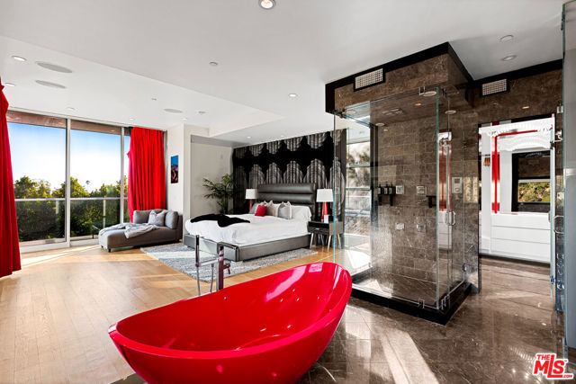 2738 Rinconia Drive, Los Angeles CA: https://media.crmls.org/mediaz/f3a985b7-bb95-40c2-b352-087072a9a503.jpg
