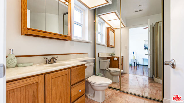 7449 Studio Road, Canoga Park CA: https://media.crmls.org/mediaz/f3a9bccf-a7f4-4a39-8843-dcaaff13b43b.jpg