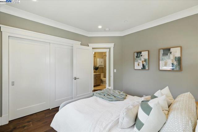 16741 Loma St, Los Gatos CA: https://media.crmls.org/mediaz/f3a9bde6-d9a7-4112-8927-5e02d730d3e8.jpg
