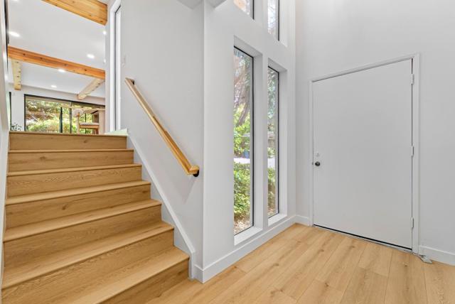 536 Sand Hill Circle, Menlo Park CA: https://media.crmls.org/mediaz/f3aa2286-0807-43b6-981f-2beb254b312e.jpg