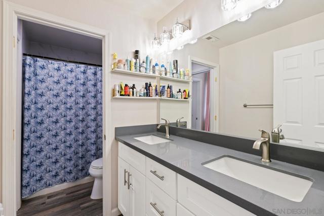 12020 Calle De Medio, El Cajon CA: https://media.crmls.org/mediaz/f3aa9a2b-b0ea-4fc1-82e1-c11359349d0e.jpg
