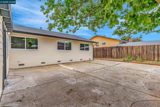 206 Princeton Ave, Vallejo CA: https://media.crmls.org/mediaz/f3ab983c-dd14-43d8-8aed-68a19e519b32.jpg