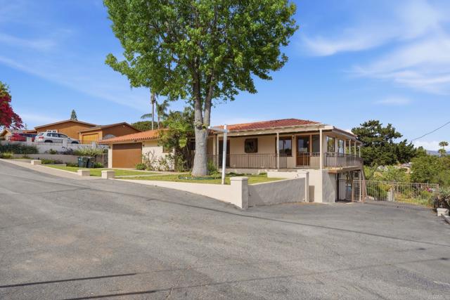 Detail Gallery Image 3 of 55 For 3861 Grandview Pl, Bonita,  CA 91902 - 4 Beds | 3 Baths