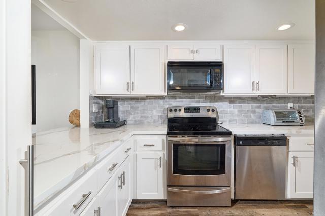 Detail Gallery Image 9 of 27 For 6917 Pear Tree Dr, Carlsbad,  CA 92011 - 2 Beds | 2/1 Baths