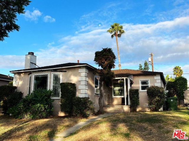 1829 S Fairfax Avenue, Los Angeles CA: https://media.crmls.org/mediaz/f3adfd4c-0000-4ff6-b782-62bab0f2f1e6.jpg
