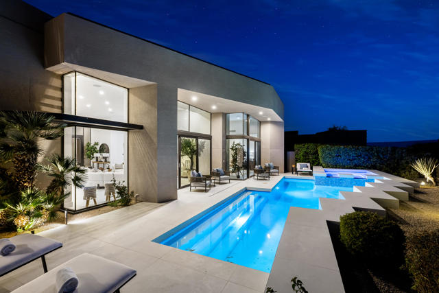 160 Kiva Drive, Palm Desert CA: https://media.crmls.org/mediaz/f3adfe32-4240-4669-a4a5-981539b932b3.jpg
