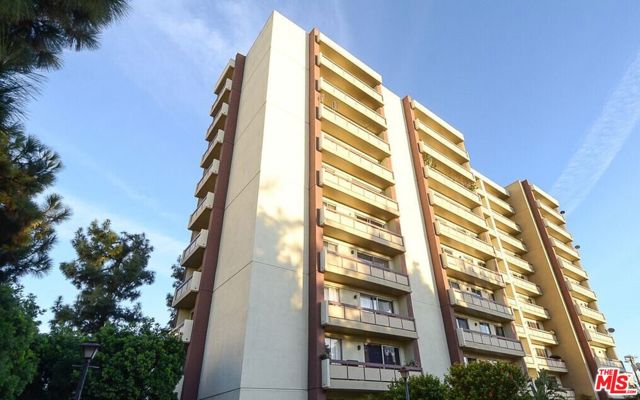 321 San Vicente Boulevard, Los Angeles, California 90048, 2 Bedrooms Bedrooms, ,2 BathroomsBathrooms,Condominium,For Sale,San Vicente,24407353