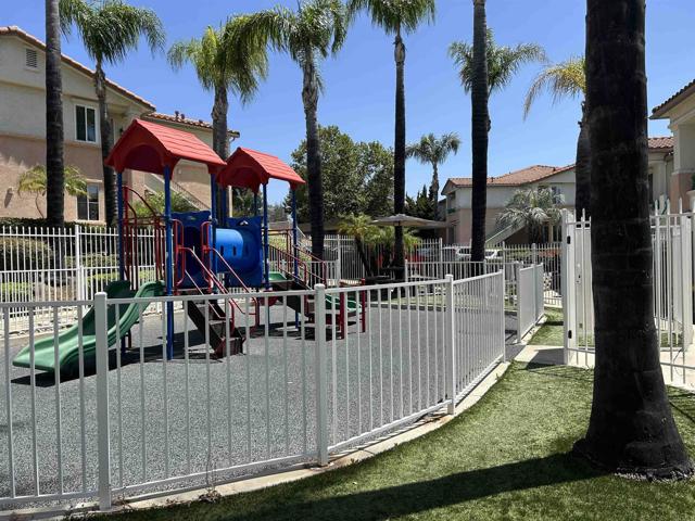Image 20 of 24 For 11422 Via Rancho San Diego  84