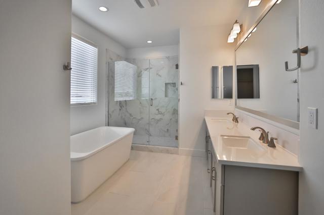 590 Santa Lucia Way, Marina CA: https://media.crmls.org/mediaz/f3ae7779-2333-493e-ab15-97fe8f2cb3c7.jpg