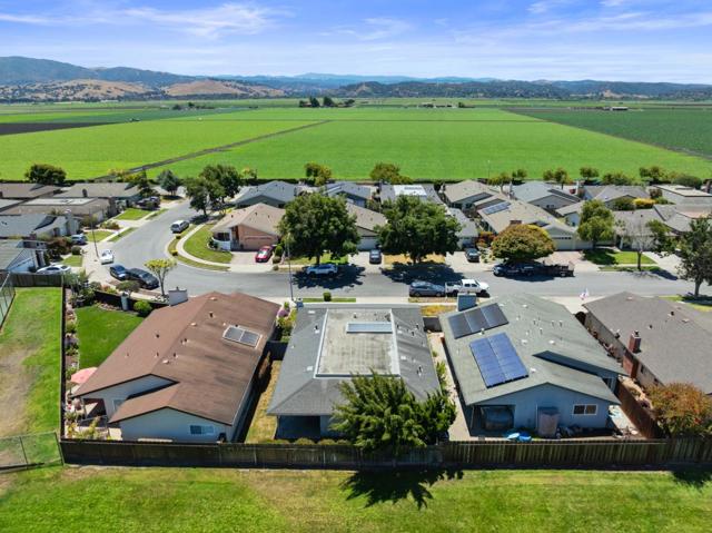 422 Shelley Way, Salinas CA: https://media.crmls.org/mediaz/f3aea7d4-3260-41f1-a3df-169315137923.jpg