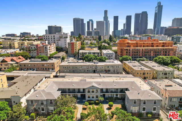 372 Columbia Avenue, Los Angeles CA: https://media.crmls.org/mediaz/f3aeb942-d58d-4586-8025-7683336e3249.jpg