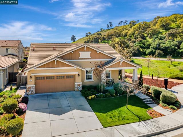 190 Pasilla Ct, Morgan Hill CA: https://media.crmls.org/mediaz/f3aee245-54e4-456c-aebf-cecc7aa92b12.jpg