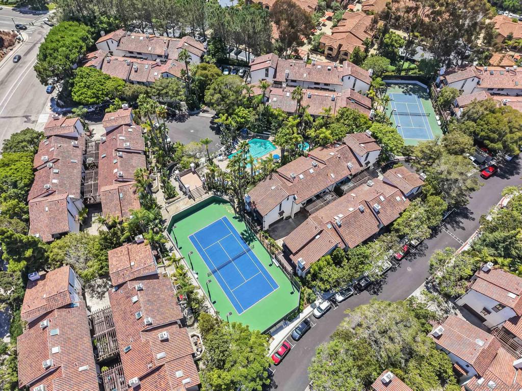 https://media.crmls.org/mediaz/f3b04400-53e8-46e0-ad93-29e6d5a7d444.jpg?preset=X-Large