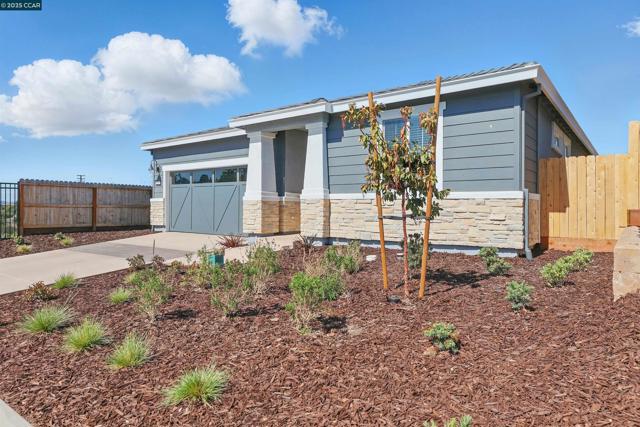 4105 Markovich Ct, Richmond CA: https://media.crmls.org/mediaz/f3b06045-6787-4af1-b39f-ff66ac3c61db.jpg