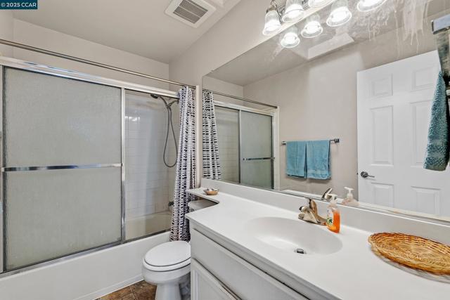 967 Heather Ln, San Lorenzo CA: https://media.crmls.org/mediaz/f3b0acf9-3416-404a-89f2-db45b12fcc89.jpg
