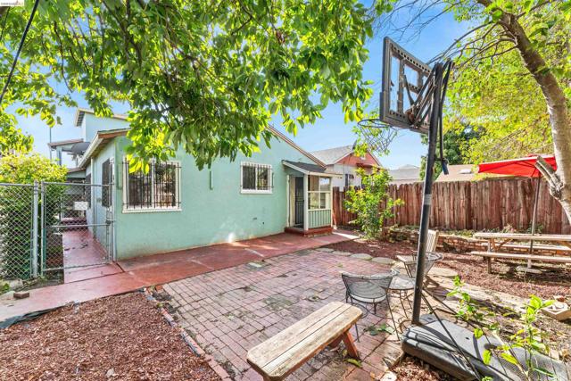 Image 12 of 14 For 6504 Bancroft Ave