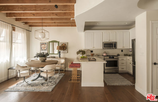 4360 Ventura Canyon Avenue, 3 photo 5