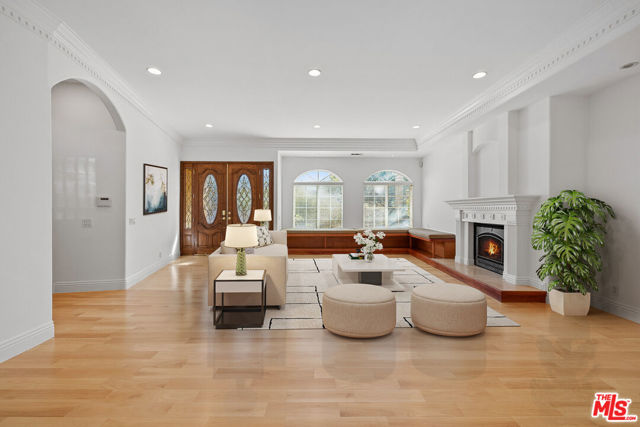 7412 Denrock Avenue, Los Angeles CA: https://media.crmls.org/mediaz/f3b1bb93-5004-41af-b7c8-65e9e25bc427.jpg