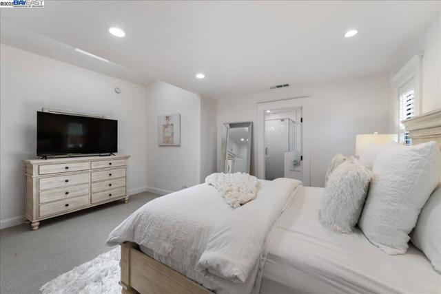 325 Crest Ave, Alamo CA: https://media.crmls.org/mediaz/f3b1c5bb-0db3-4120-8afd-fb7e0154ee83.jpg