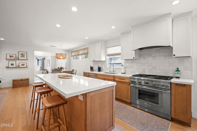 1110 Coronet Avenue, Pasadena CA: https://media.crmls.org/mediaz/f3b2819b-3be3-4121-8cca-155ca892b271.jpg