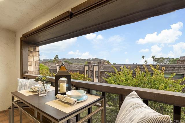 12859 Caminito del Canto, Del Mar CA: https://media.crmls.org/mediaz/f3b2b12d-b6a6-43e1-ad8d-8bdcee7f7565.jpg