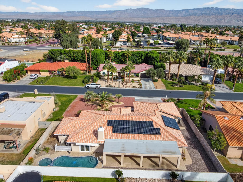 https://media.crmls.org/mediaz/f3b2dd88-0780-494f-93a3-fa13b446f496.jpg?preset=X-Large