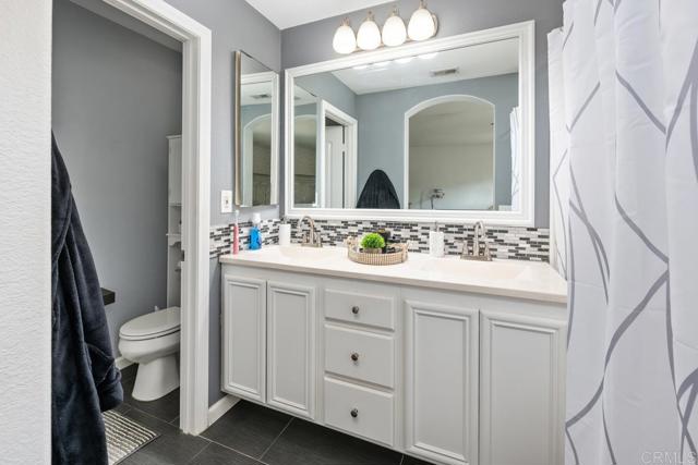 Detail Gallery Image 12 of 30 For 1295 Blue Jean Way #2,  Chula Vista,  CA 91913 - 3 Beds | 2/1 Baths