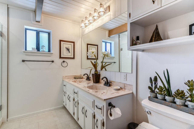 24873 Ponderosa Drive, Idyllwild CA: https://media.crmls.org/mediaz/f3b316cd-1a08-4a64-8247-ab90d0a65b32.jpg