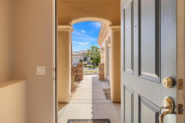 49595 Marne Court, La Quinta CA: https://media.crmls.org/mediaz/f3b4231d-5e55-42bf-b838-94c3cd37ef72.jpg