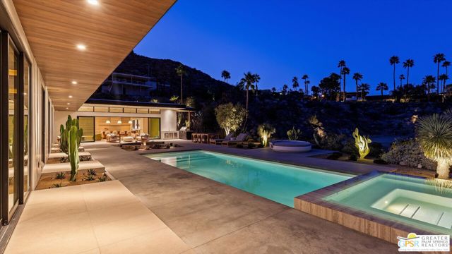 2481 Cahuilla Hills Drive, Palm Springs, CA 92264