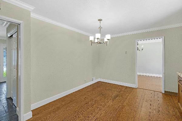 10 Banff Way, Pacifica CA: https://media.crmls.org/mediaz/f3b4d903-9892-4b94-87a4-6012a36c069e.jpg