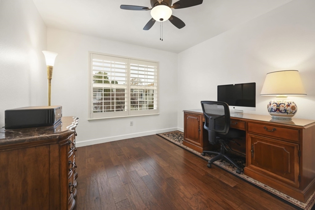 Image 20 of 34 For 415 Orchard View Ave